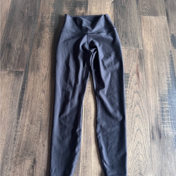 ALO Yoga black high waist airlift leggings - Picture 2 of 4